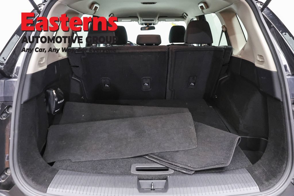 Used 2023 Nissan Rogue S AWD/4WD image 9