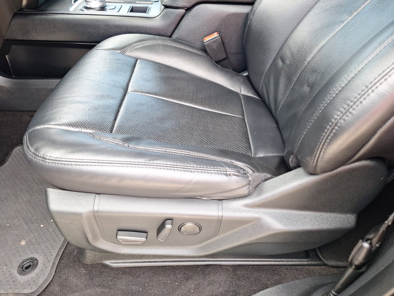 Used 2020 Ford Expedition Max XLT w/ Equipment Group 202A RWD image 16