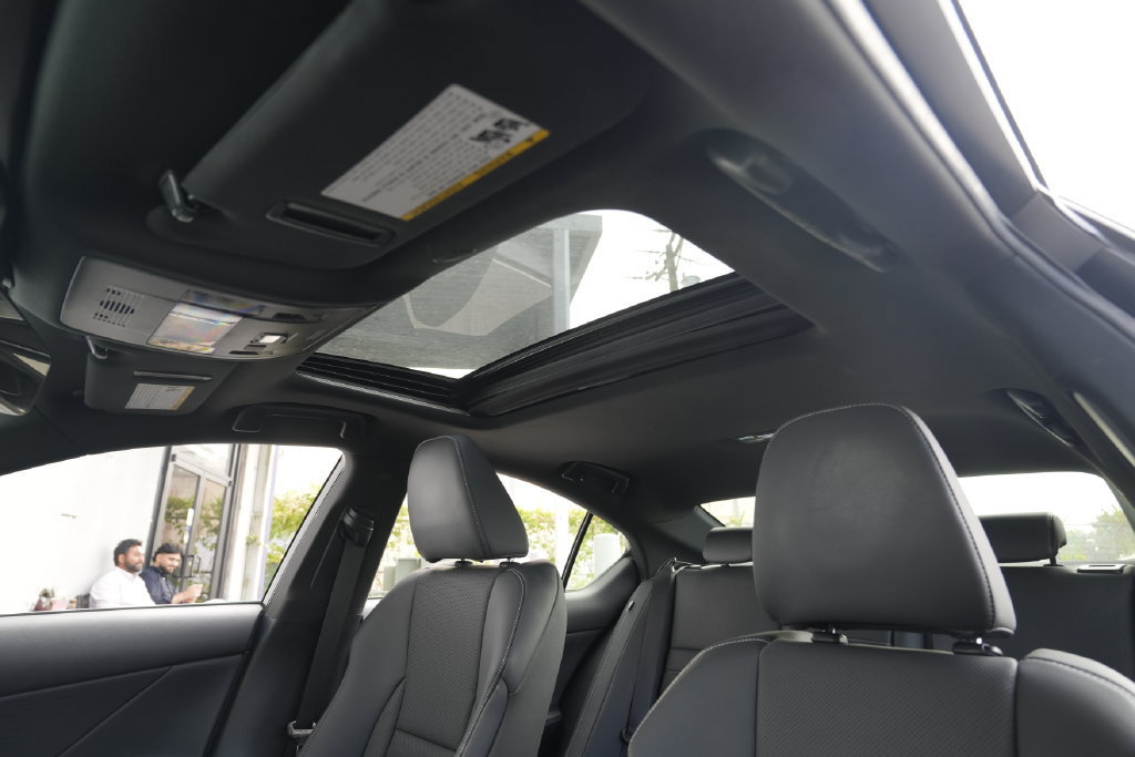 Used 2023 Lexus IS 350 F Sport w/ Memory Package AWD/4WD image 19