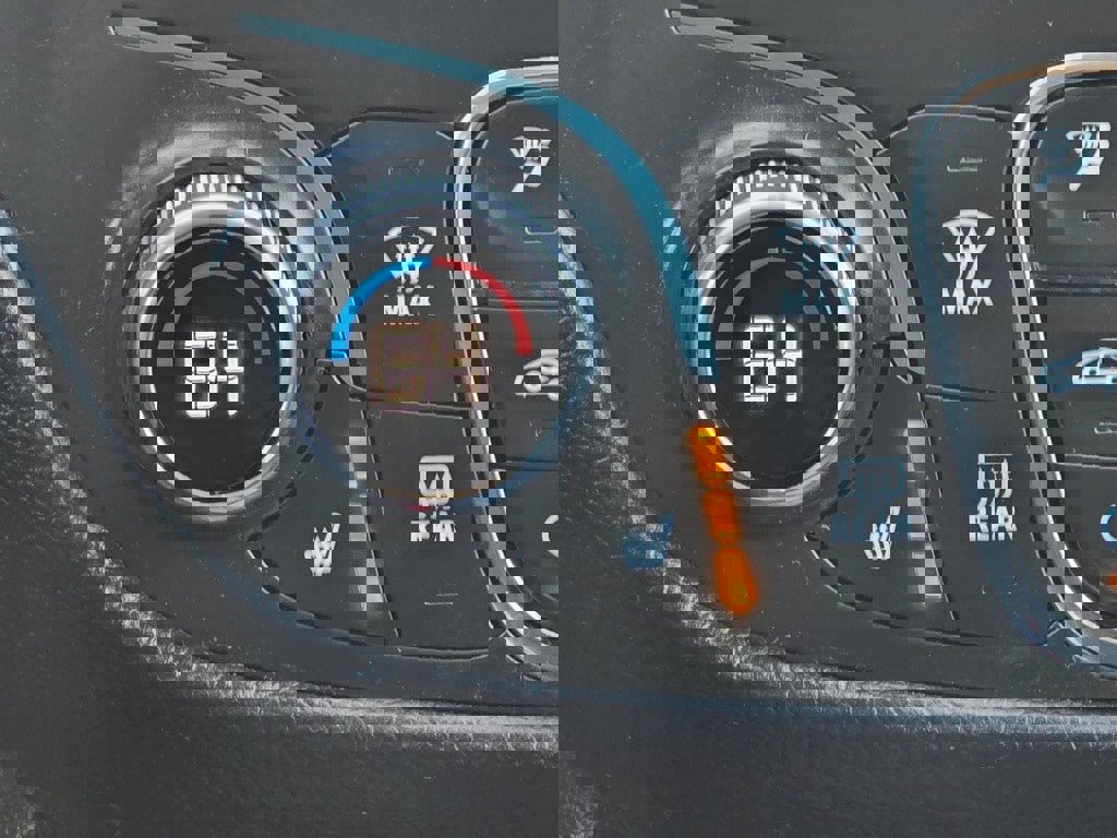 Used 2021 Chevrolet Equinox LT image 13