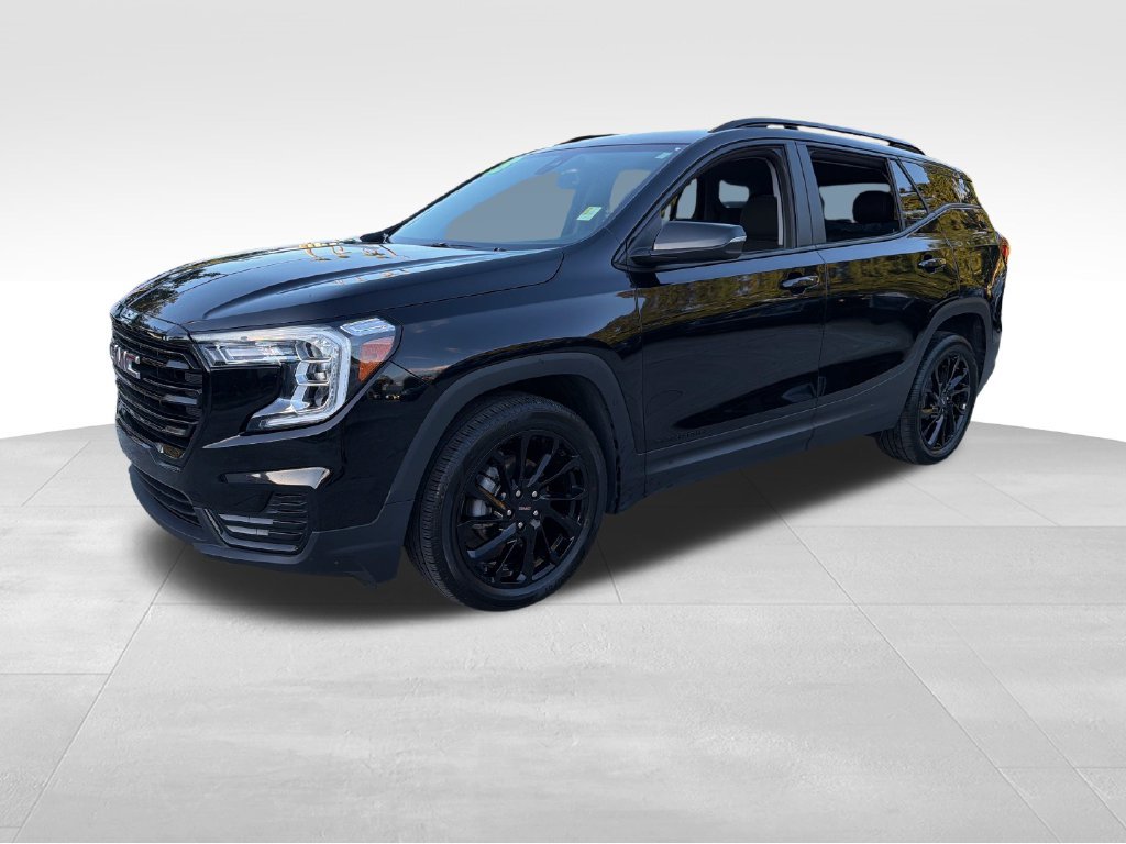 Used 2023 GMC Terrain SLE w/ Elevation Edition FWD image 3