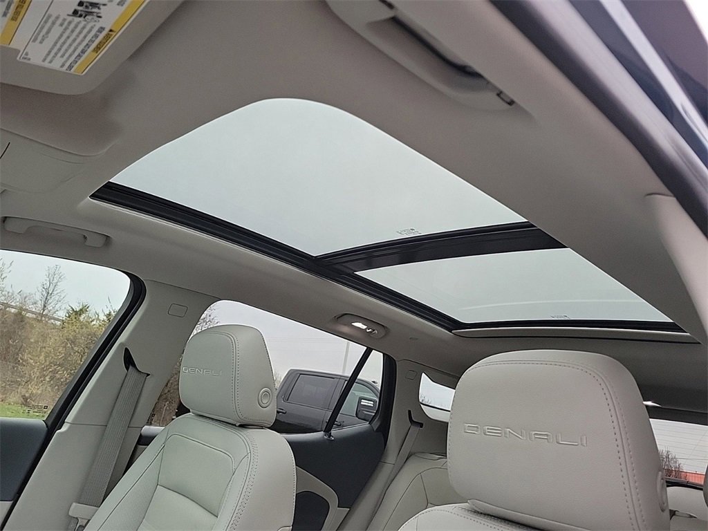 Used 2024 GMC Terrain Denali w/ Denali Premium Package image 30