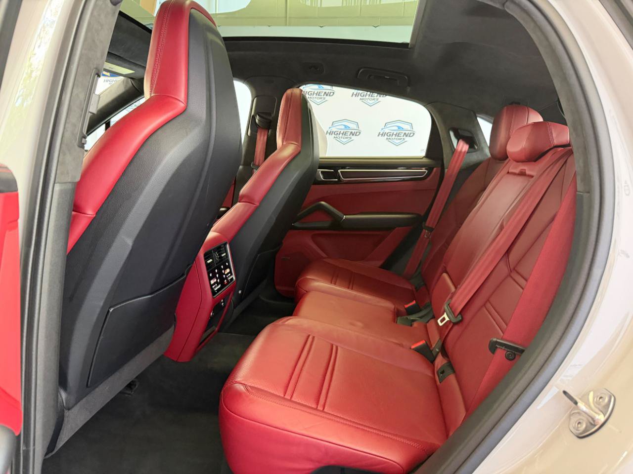 Used 2022 Porsche Cayenne GTS AWD/4WD image 20
