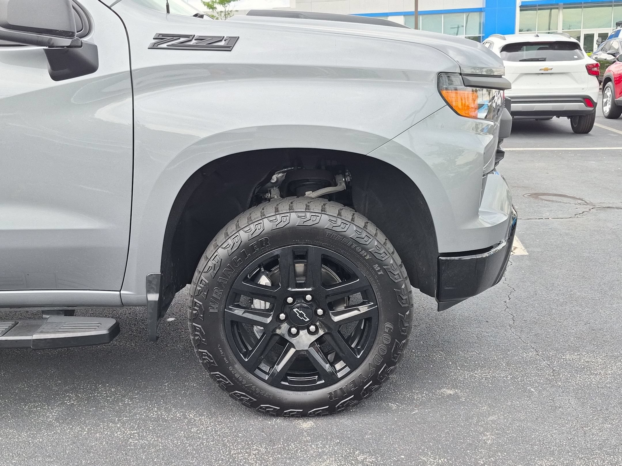 Used 2024 Chevrolet Silverado 1500 Custom Trail Boss w/ Dark Appearance Package AWD/4WD image 12