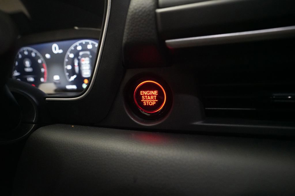 Certified 2025 Honda Pilot Black Edition image 33