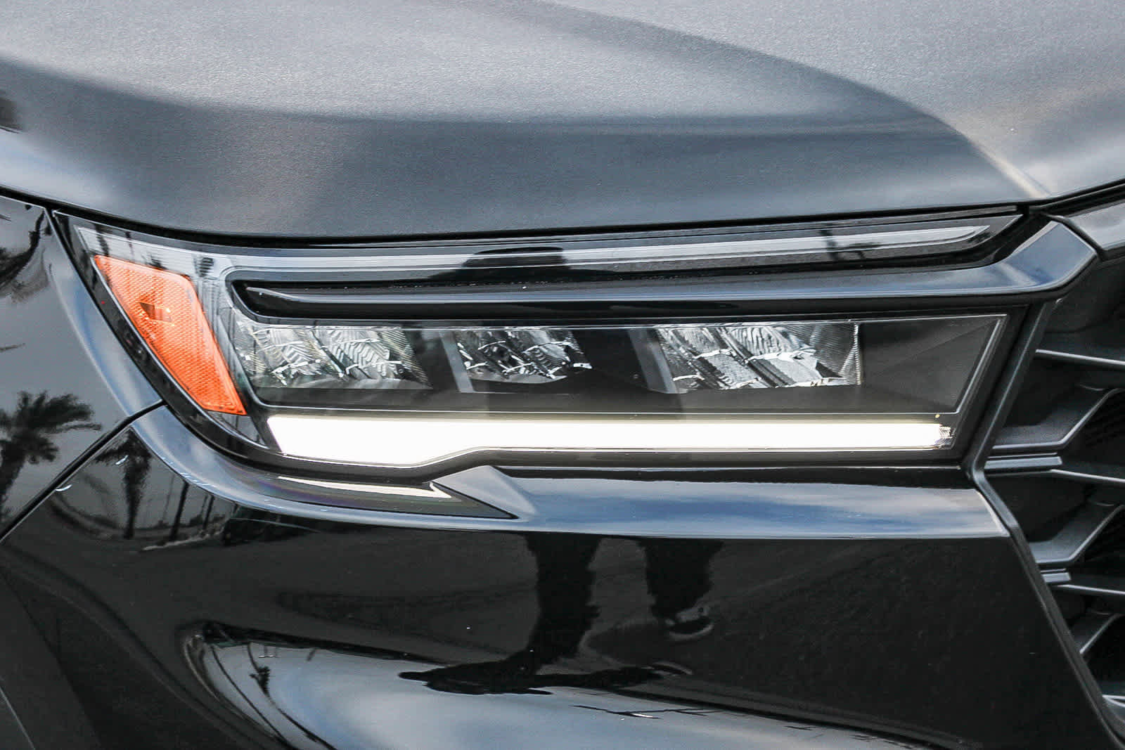 Used 2025 Honda Pilot Sport image 4