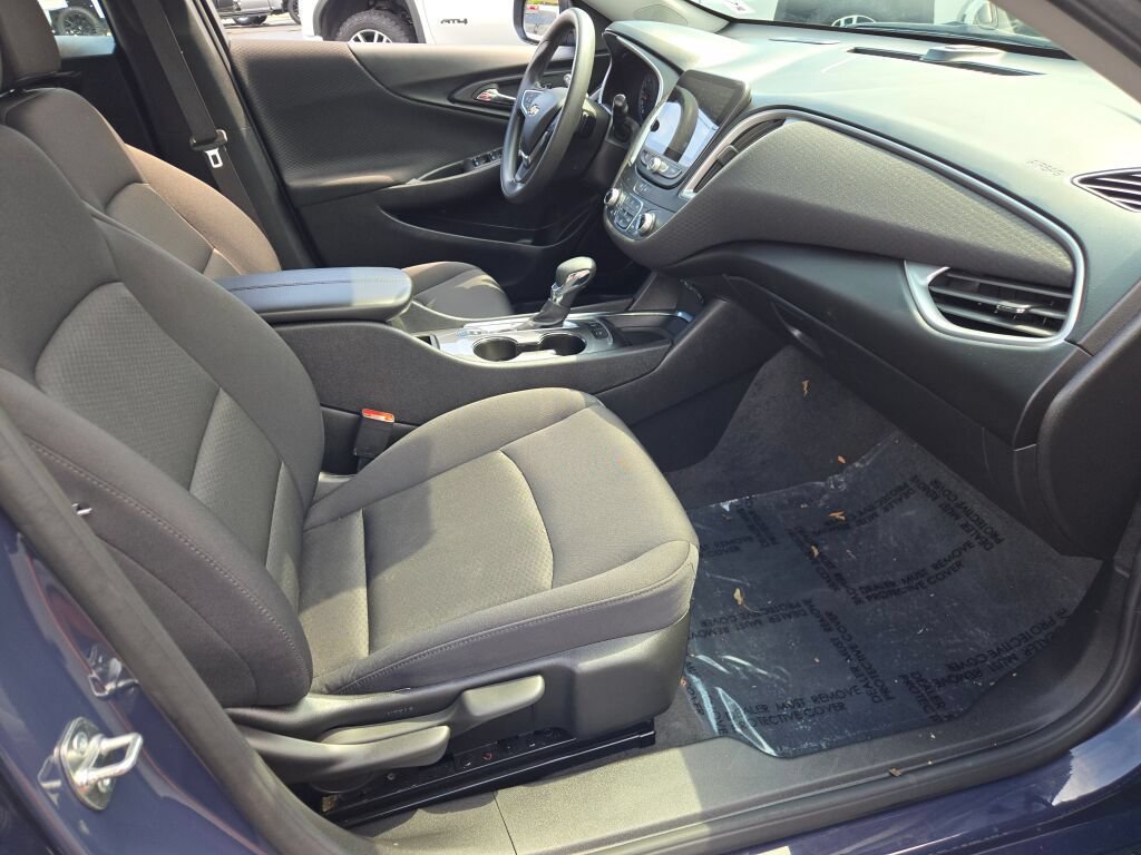 Certified 2025 Chevrolet Malibu LT FWD image 7