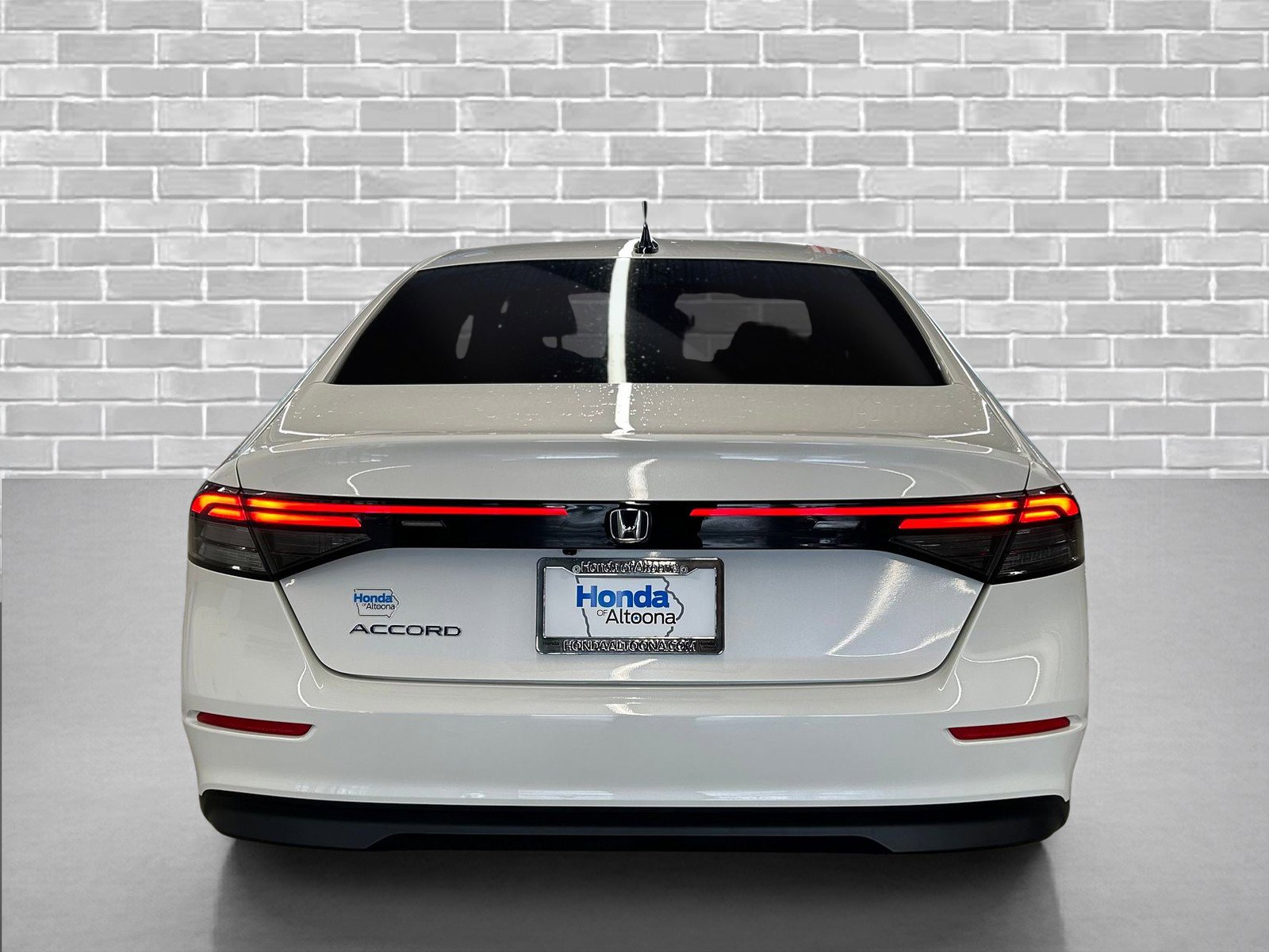 Certified 2025 Honda Accord SE image 4