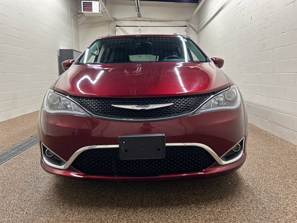Used 2017 Chrysler Pacifica Touring-L FWD image 7