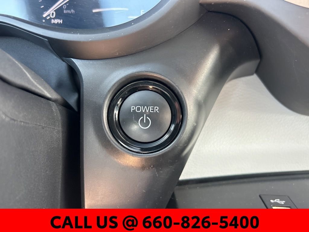 Used 2025 Toyota Sienna LE image 23