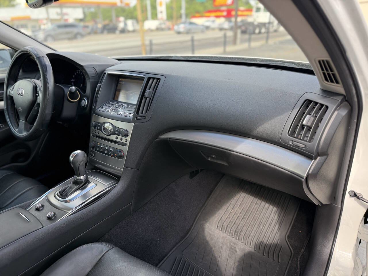 Used 2015 INFINITI Q40 w/ Moonroof Package image 26