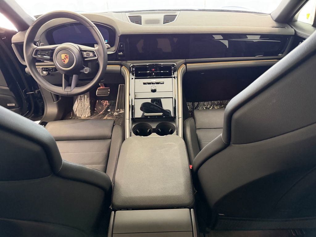 Certified 2025 Porsche Panamera 4 AWD/4WD image 17