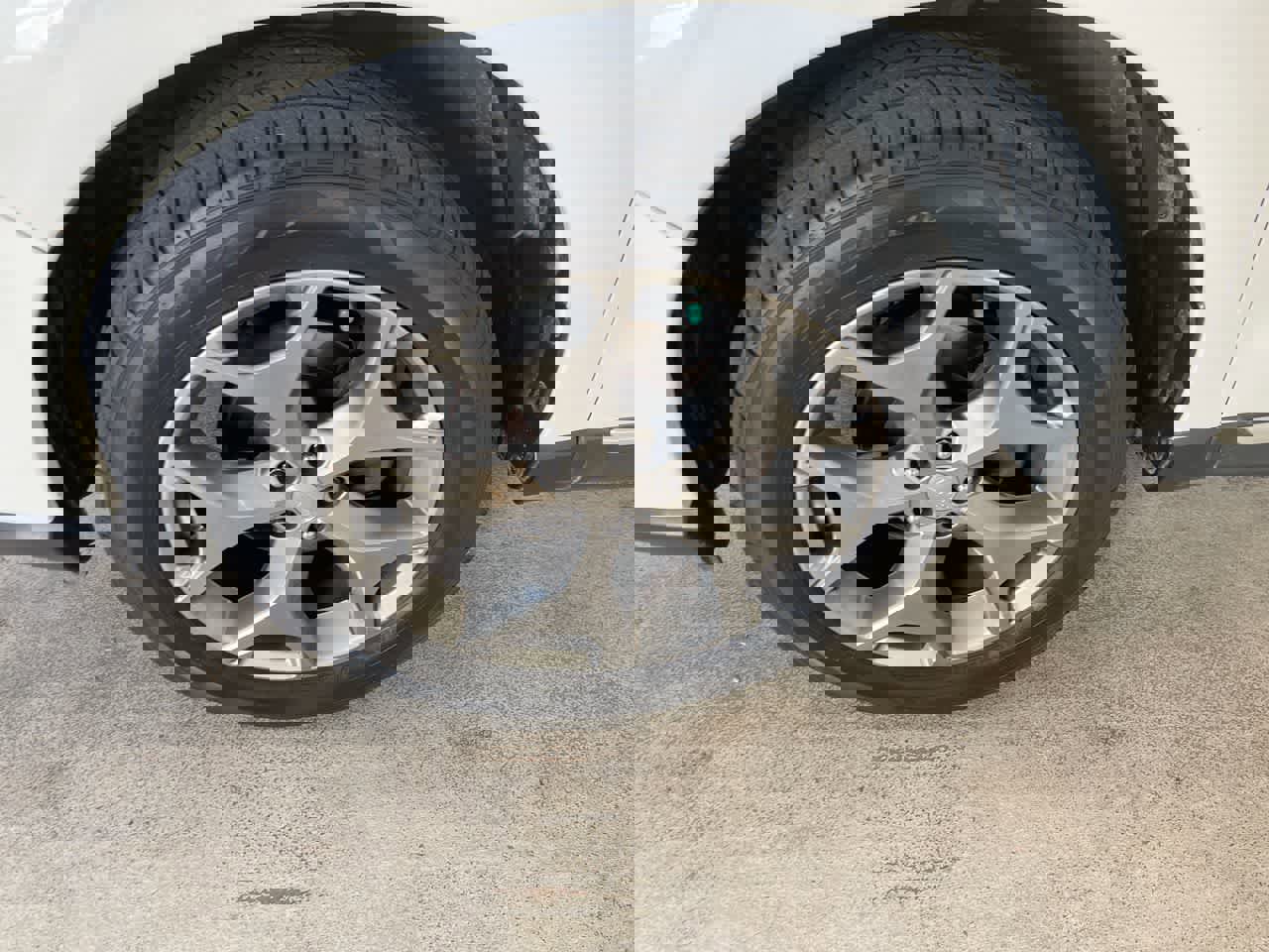 Used 2016 Subaru Forester 2.5i Touring w/ Eyesight & Navigation System image 10