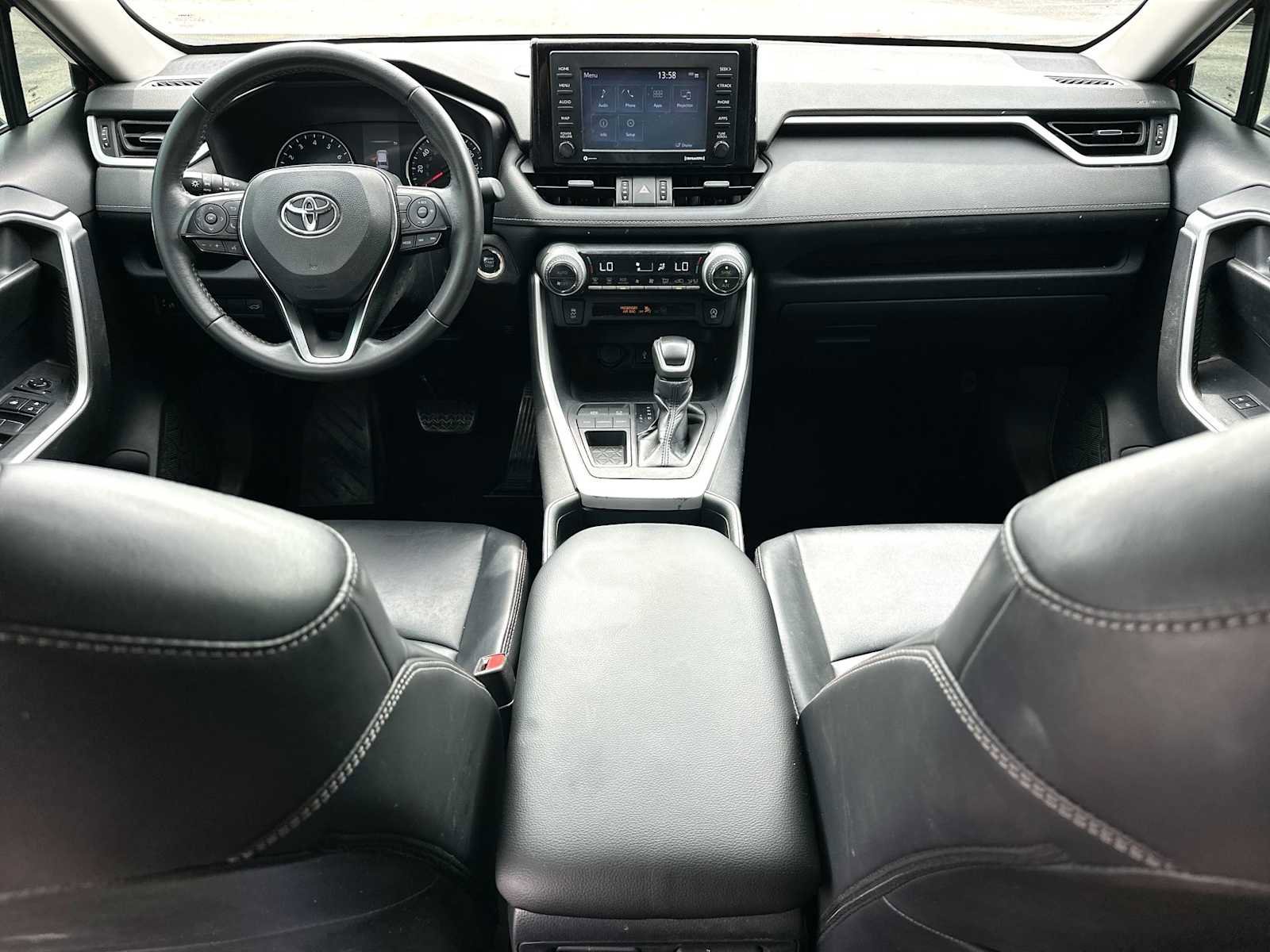 Used 2020 Toyota RAV4 XLE Premium FWD image 25