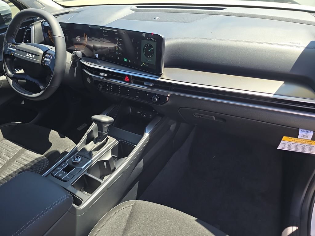 New 2026 Kia Sorento LX FWD image 11