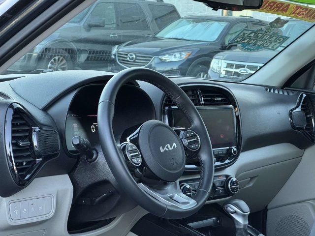 Used 2023 Kia Soul EX FWD image 29