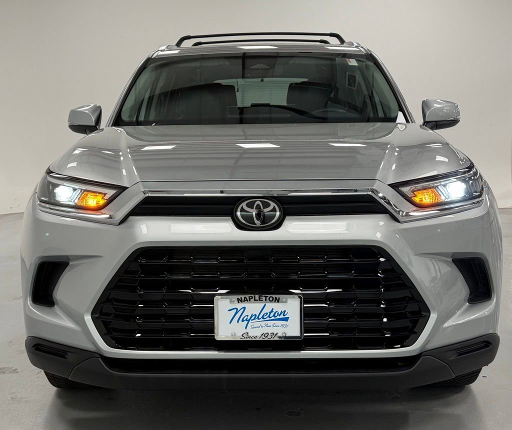 Used 2024 Toyota Grand Highlander AWD image 7