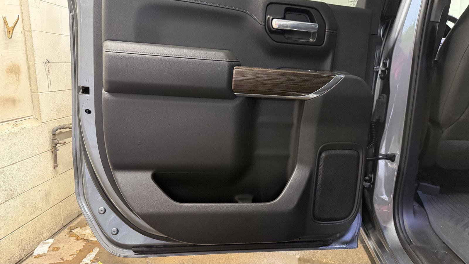 Used 2021 Chevrolet Silverado 1500 LT Trail Boss w/ Convenience Package II image 20