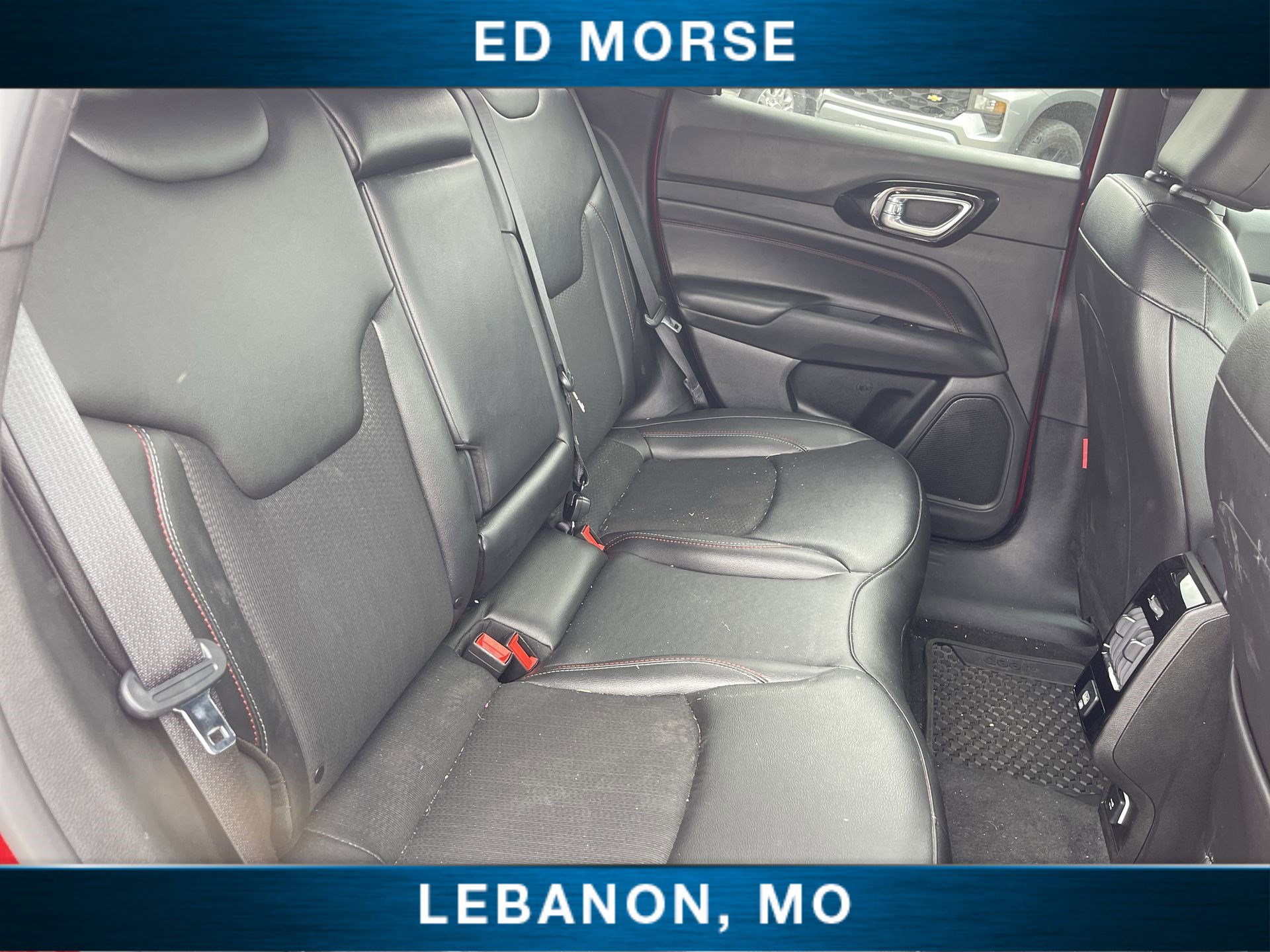 Used 2025 Jeep Compass Trailhawk AWD/4WD image 25