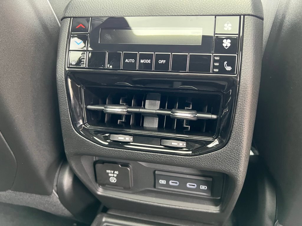 New 2026 Jeep Grand Cherokee L Limited AWD/4WD image 14