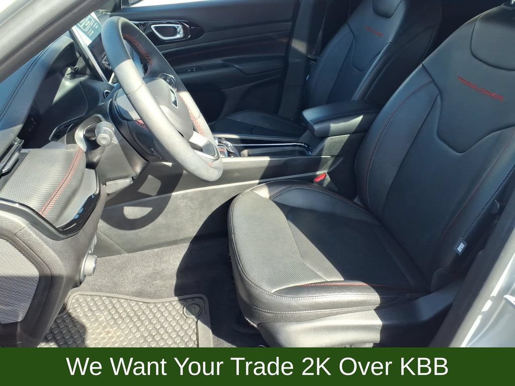 Used 2025 Jeep Compass Trailhawk w/ Trailhawk Elite Group AWD/4WD image 9