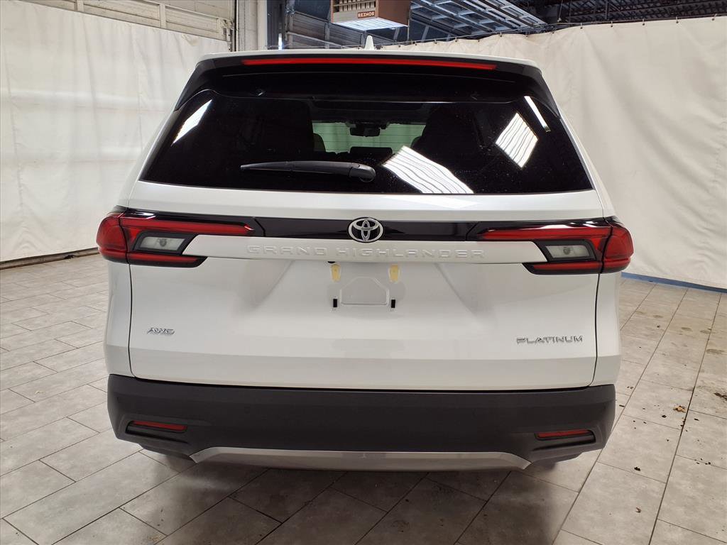 New 2026 Toyota Grand Highlander Platinum image 8
