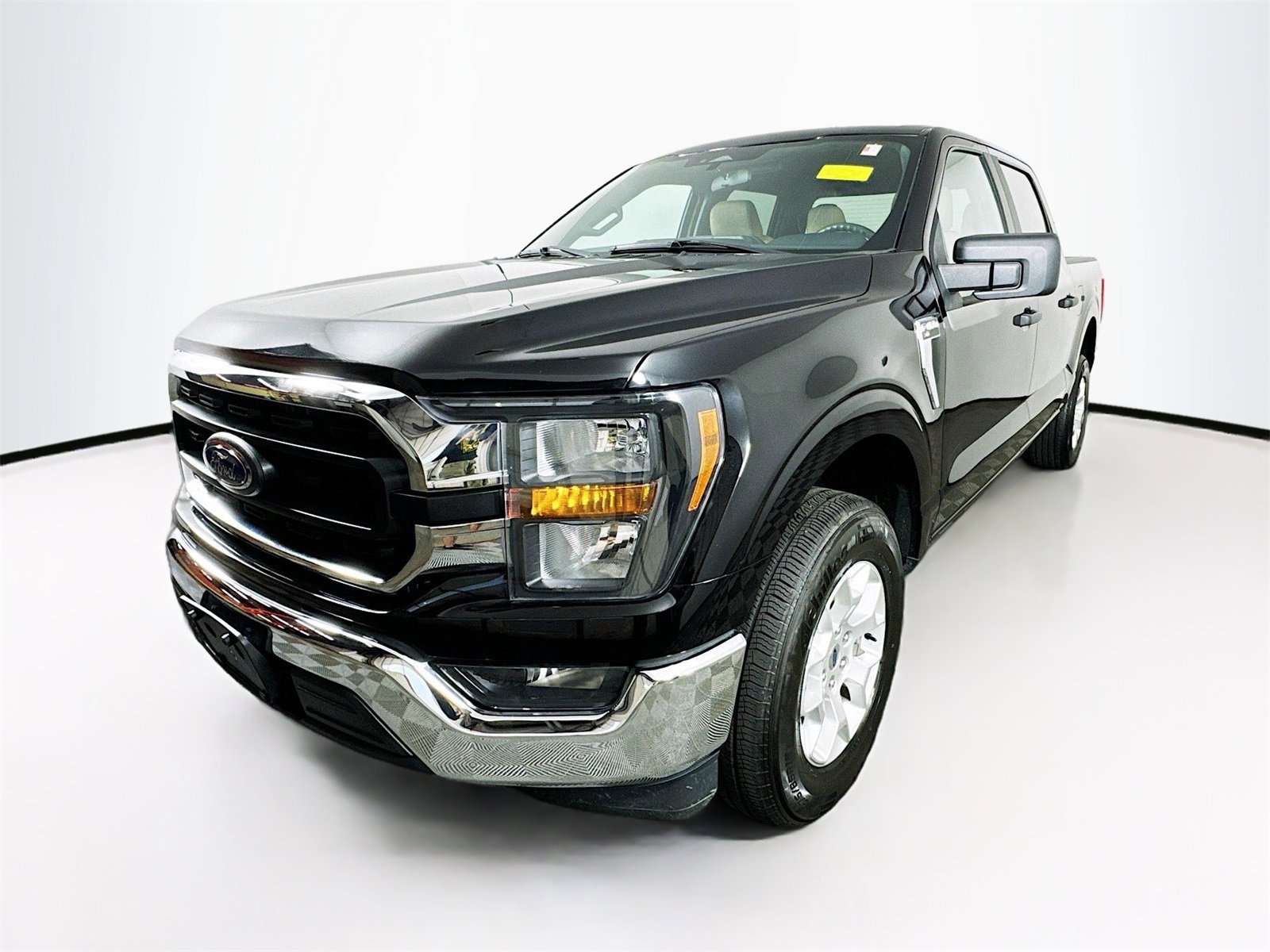 Used 2023 Ford F150 XLT image 3