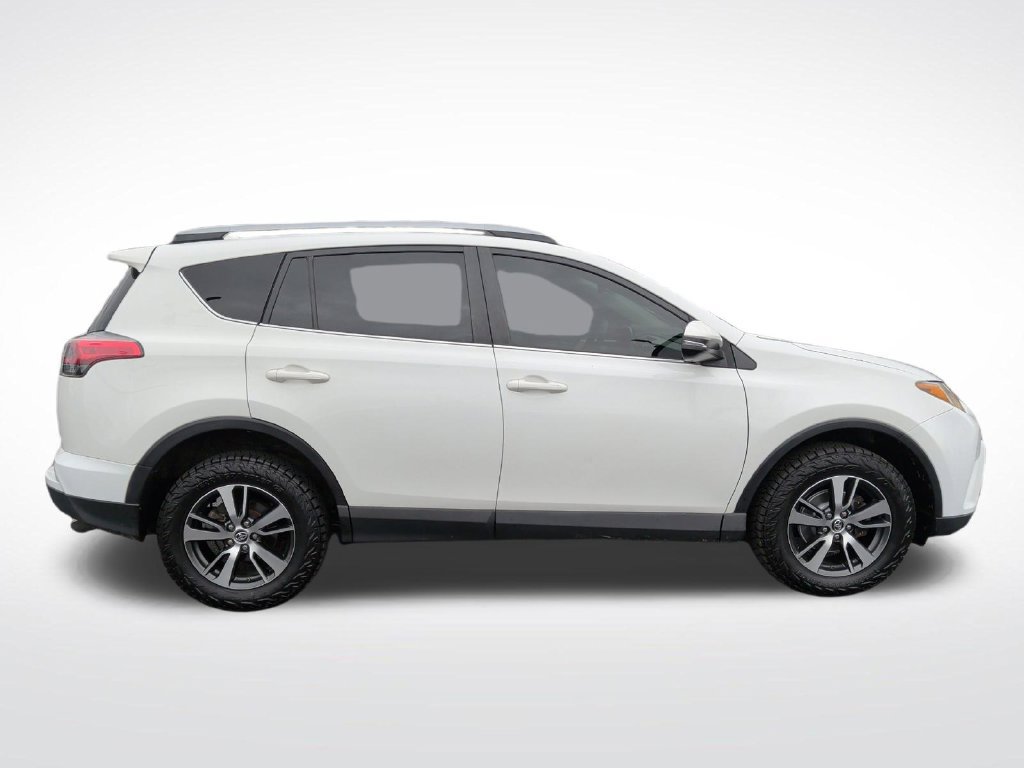 Used 2018 Toyota RAV4 XLE w/ Plus Extra Value Package AWD/4WD image 9