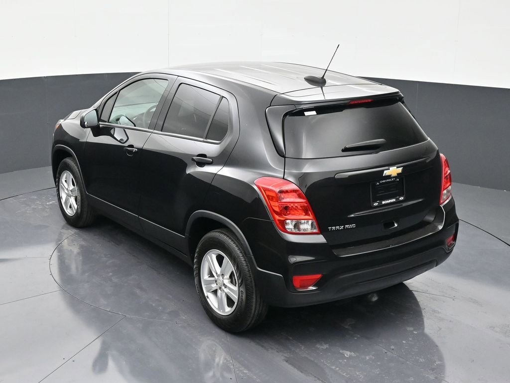 Used 2022 Chevrolet Trax LS w/ Tint and Cruise Package image 14