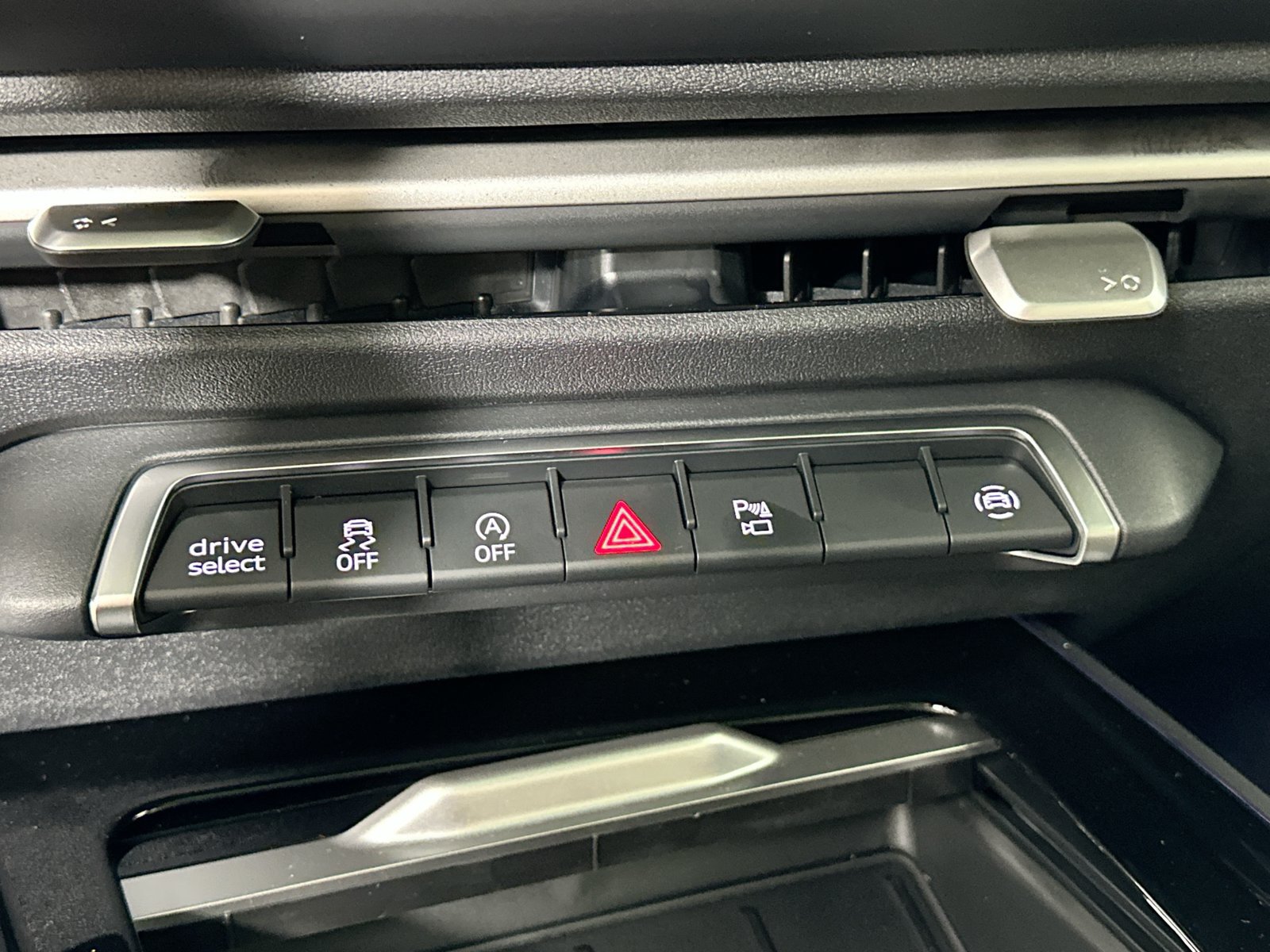 New 2026 Audi Q3 quattro 2.0T AWD/4WD image 26