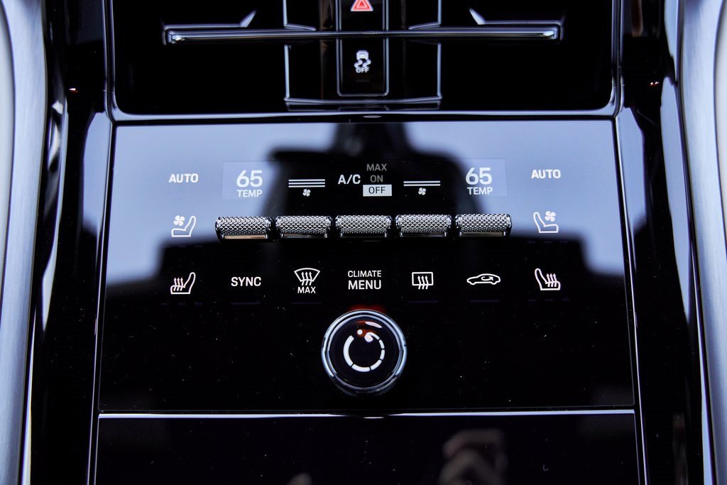 Used 2025 Porsche Panamera 4 w/ Premium Package image 74