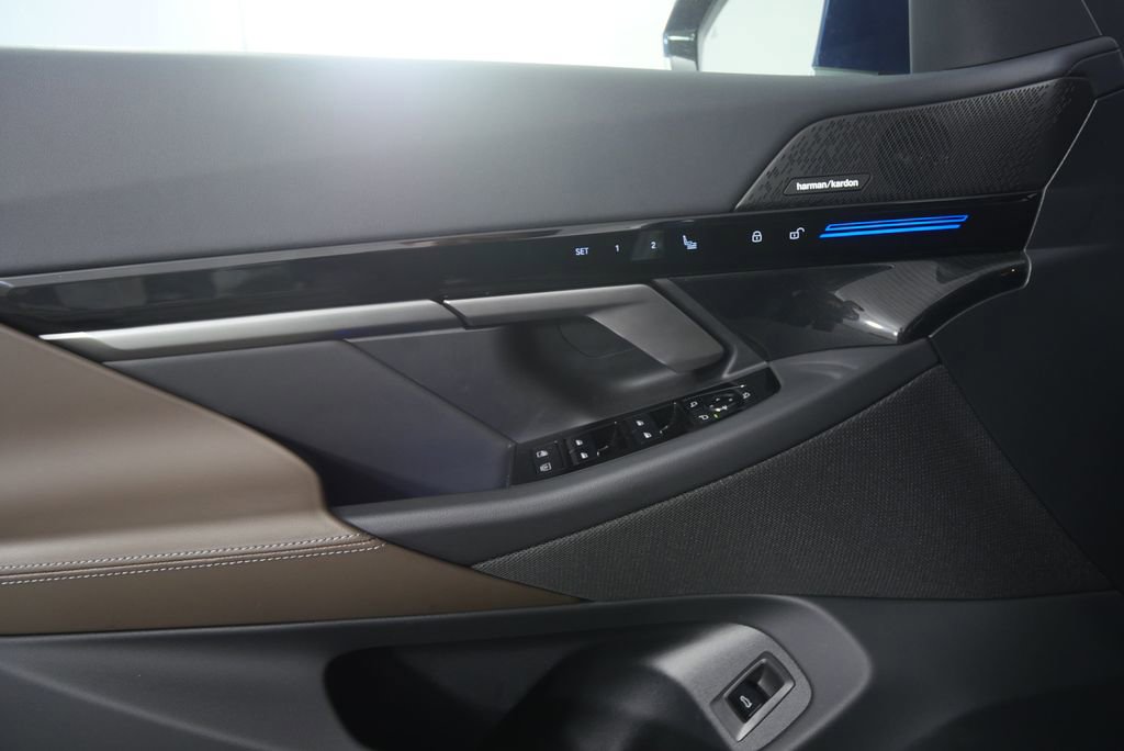 Certified 2026 BMW 530i image 8