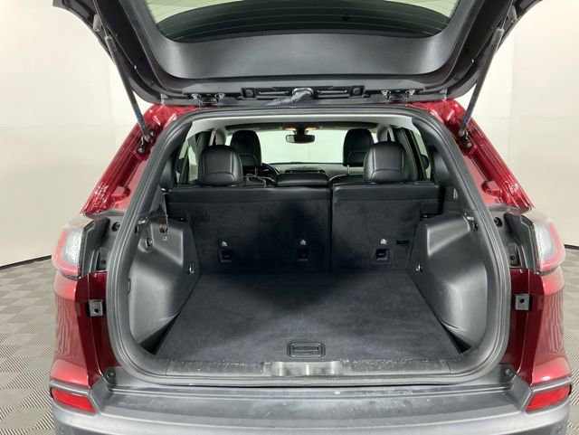 Used 2019 Jeep Cherokee Trailhawk AWD/4WD image 27