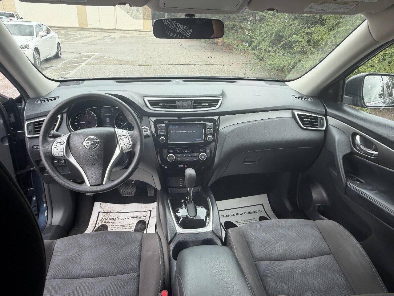 Used 2015 Nissan Rogue SV w/ SV Premium Package FWD image 9