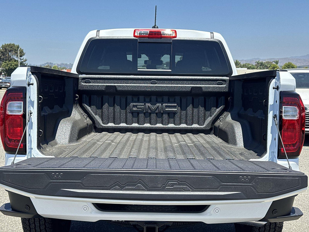 New 2026 GMC Canyon Elevation w/ LPO, Black Badging Package RWD image 25