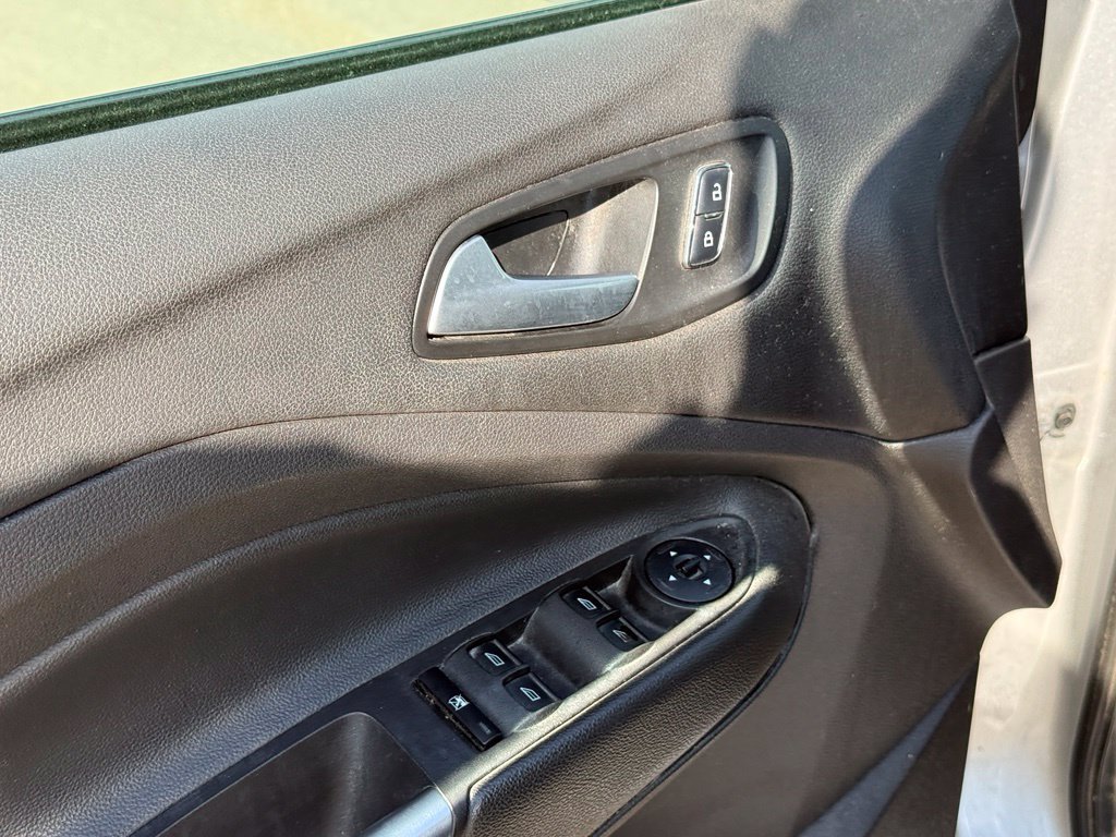 Used 2015 Ford Escape SE FWD image 11