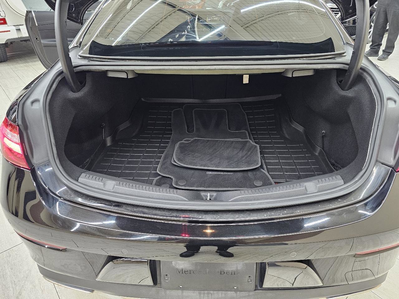 Used 2018 Mercedes-Benz E 400 4MATIC Coupe w/ Premium 3 Package image 13