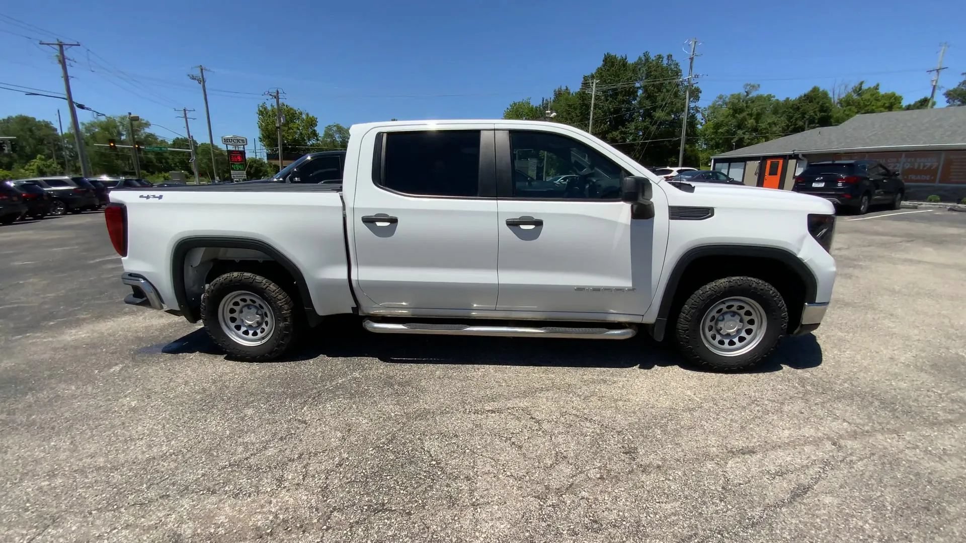 Used 2022 GMC Sierra 1500 Pro w/ Pro Value Package AWD/4WD image 9