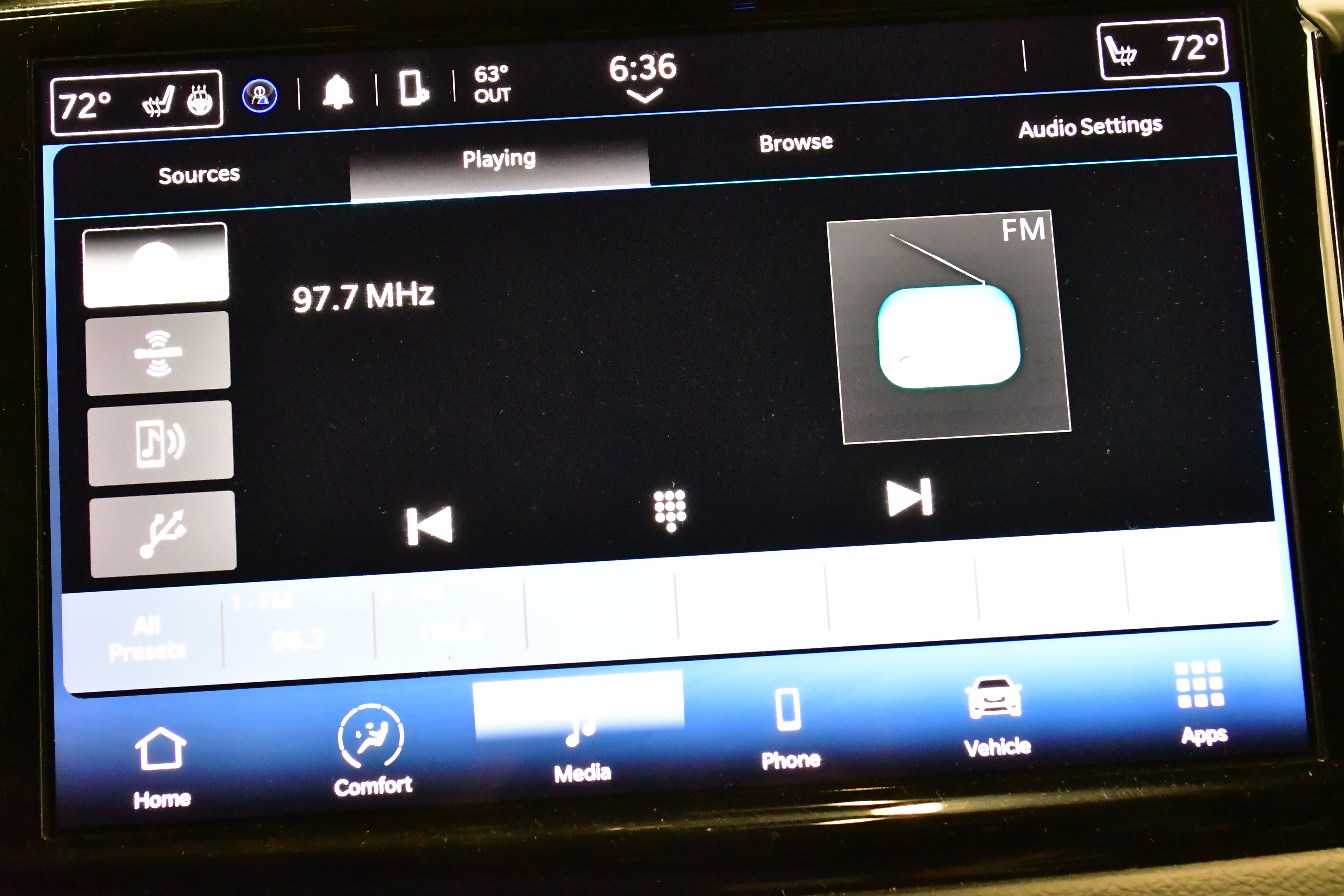 Used 2023 Chrysler Pacifica Touring-L FWD image 27