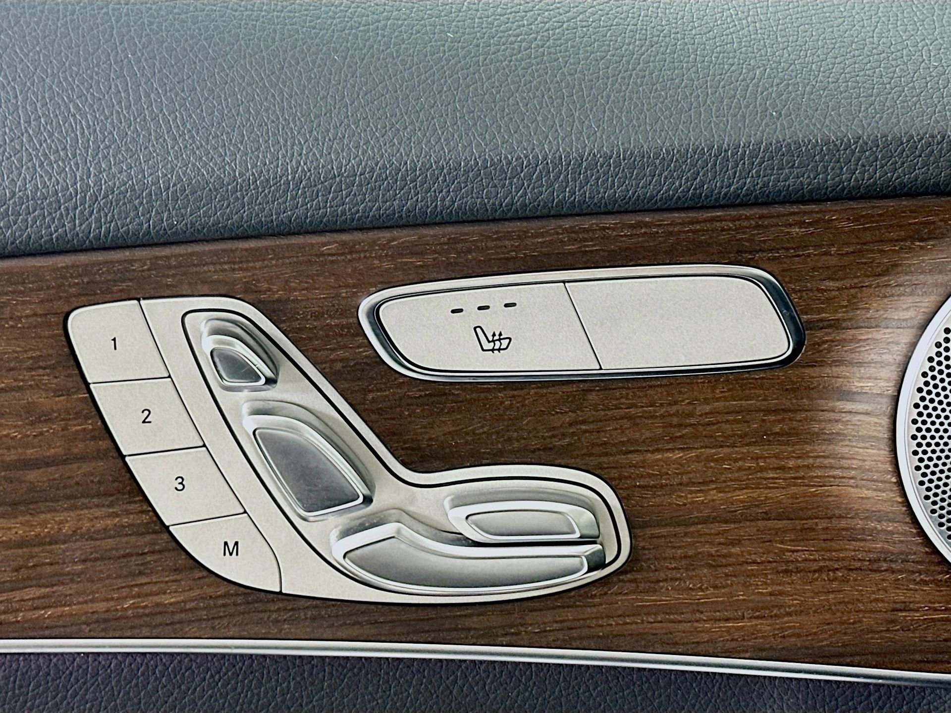 Used 2021 Mercedes-Benz C 300 Sedan image 21