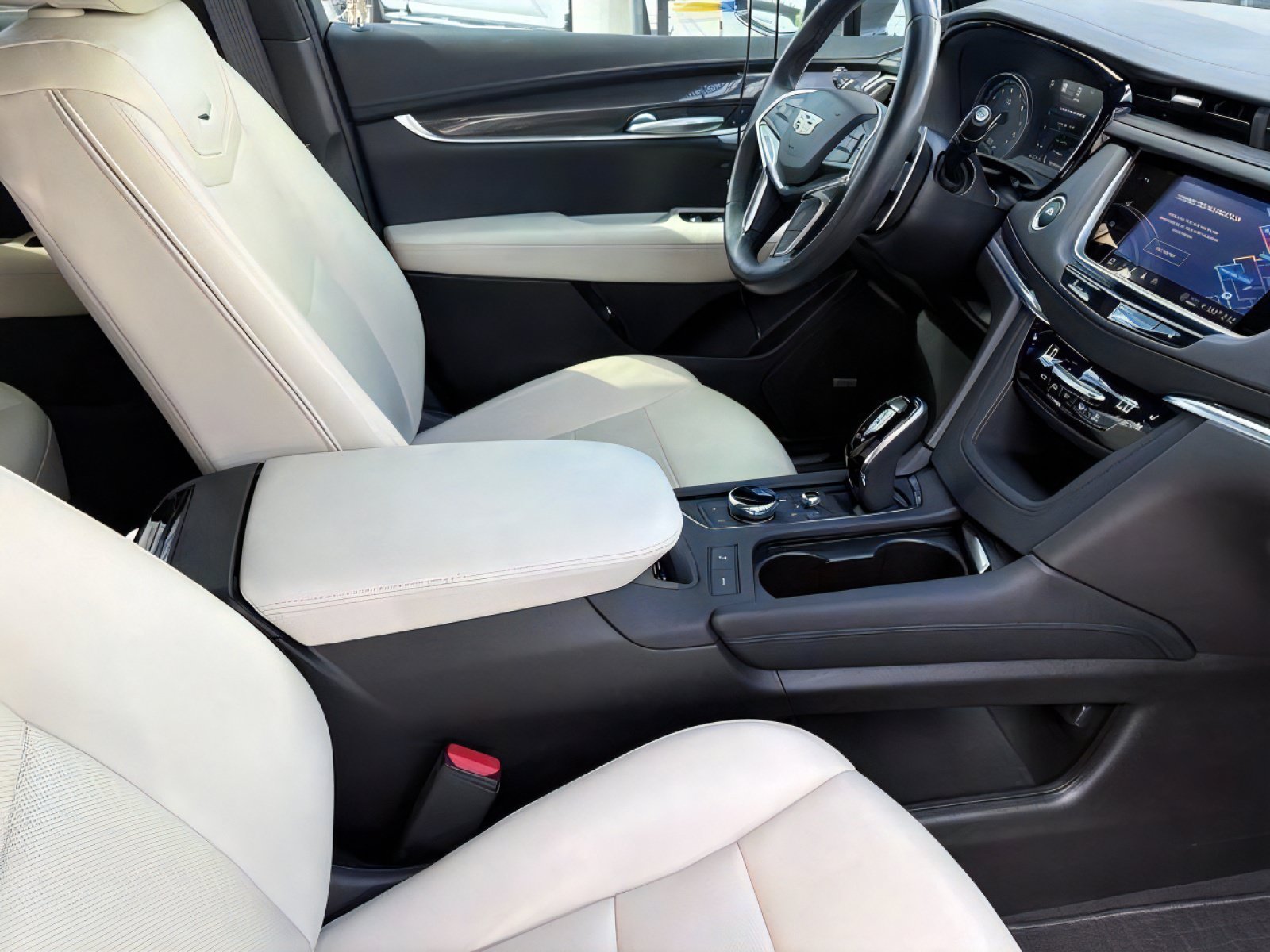 Used 2024 Cadillac XT5 Sportv w/ Technology Package AWD/4WD image 11