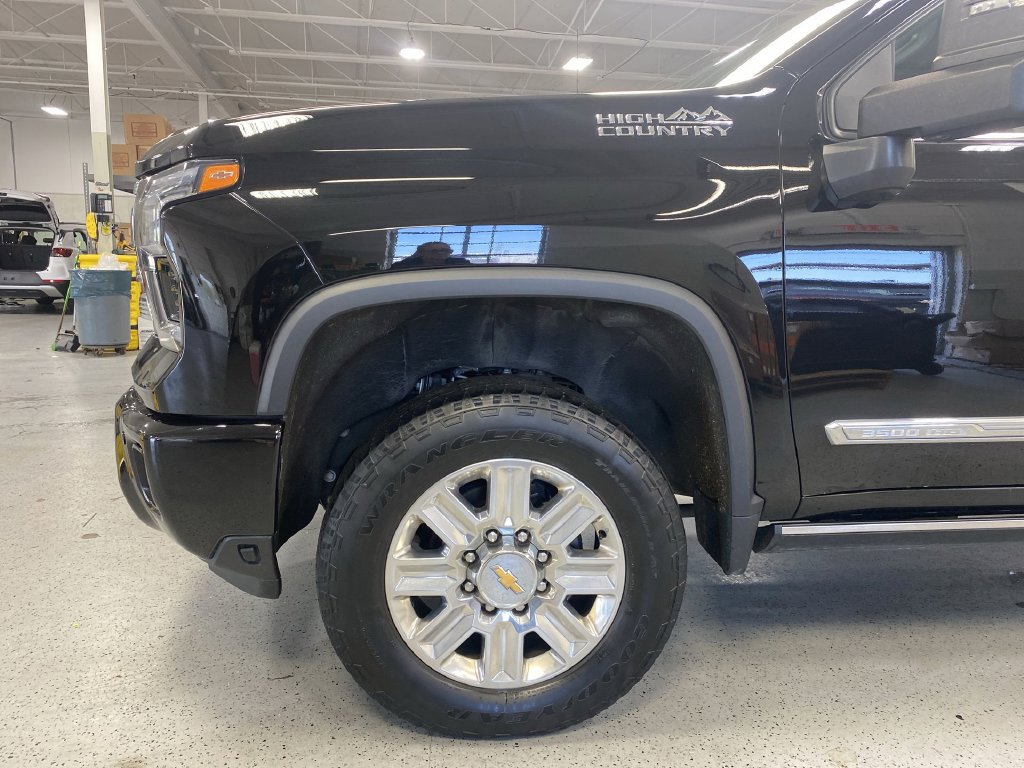 Used 2025 Chevrolet Silverado 3500 High Country AWD/4WD image 41