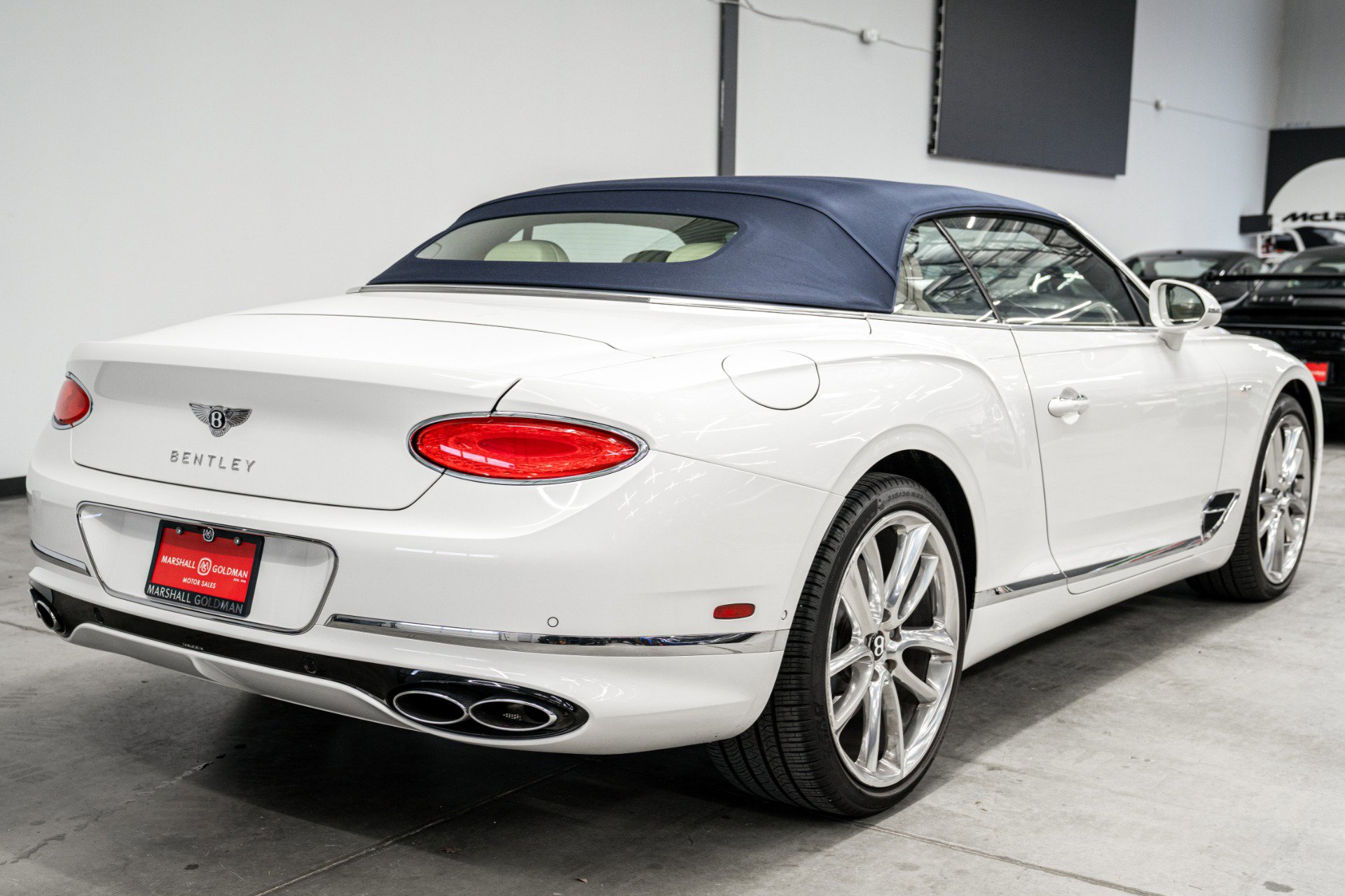Used 2023 Bentley Continental GT Azure image 42