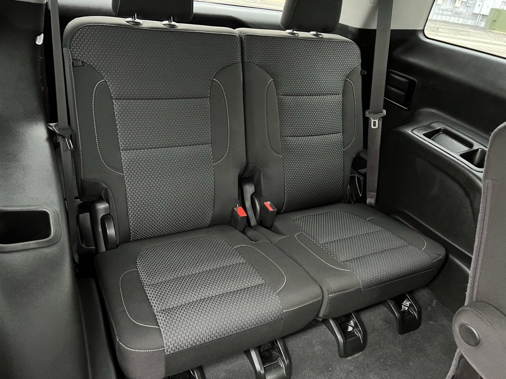 Used 2023 GMC Acadia SLE w/ Driver Convenience Package image 15