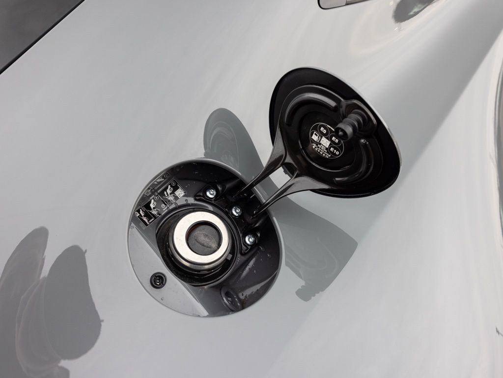 Used 2025 Aston Martin V8 Vantage Coupe image 48