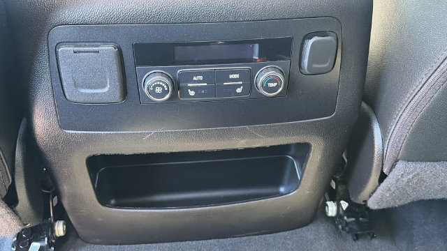 Used 2019 GMC Yukon SLT AWD/4WD image 37