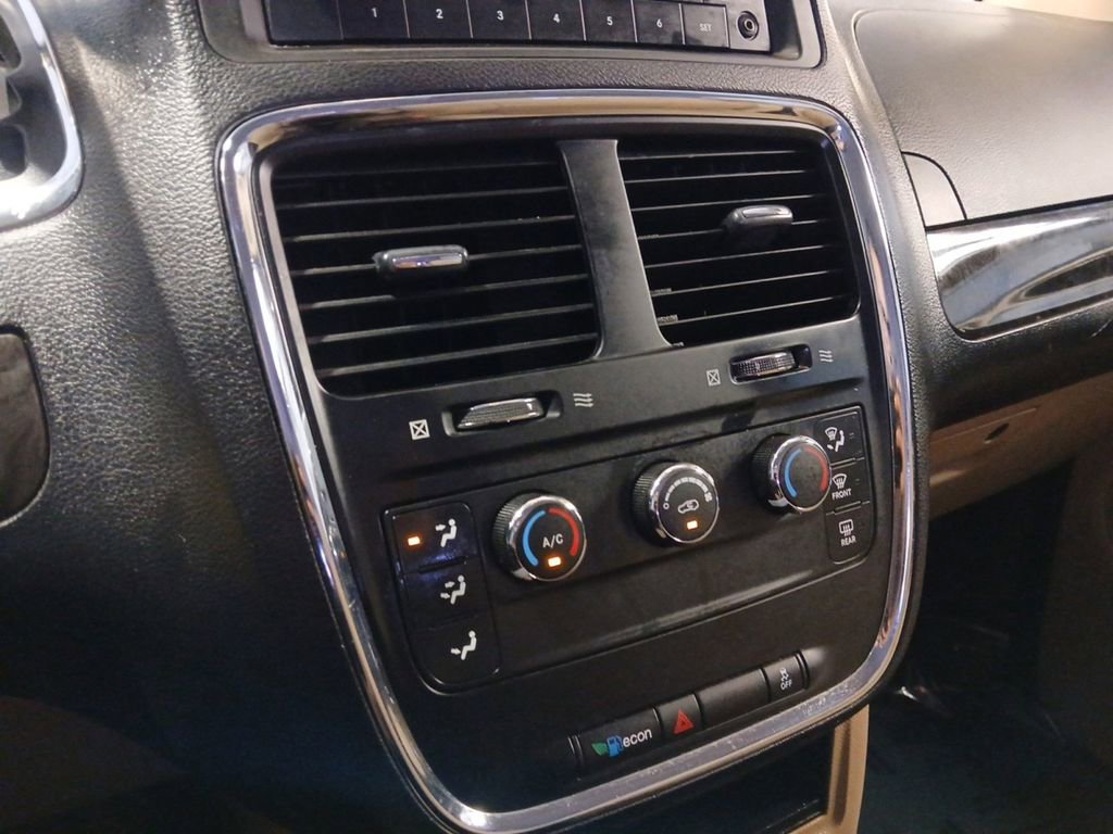 Used 2014 Dodge Grand Caravan American Value Package image 19