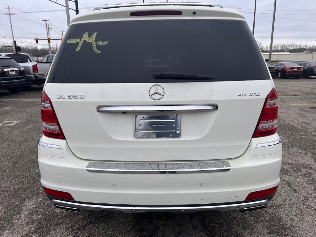 Used 2012 Mercedes-Benz GL 550 4MATIC image 4