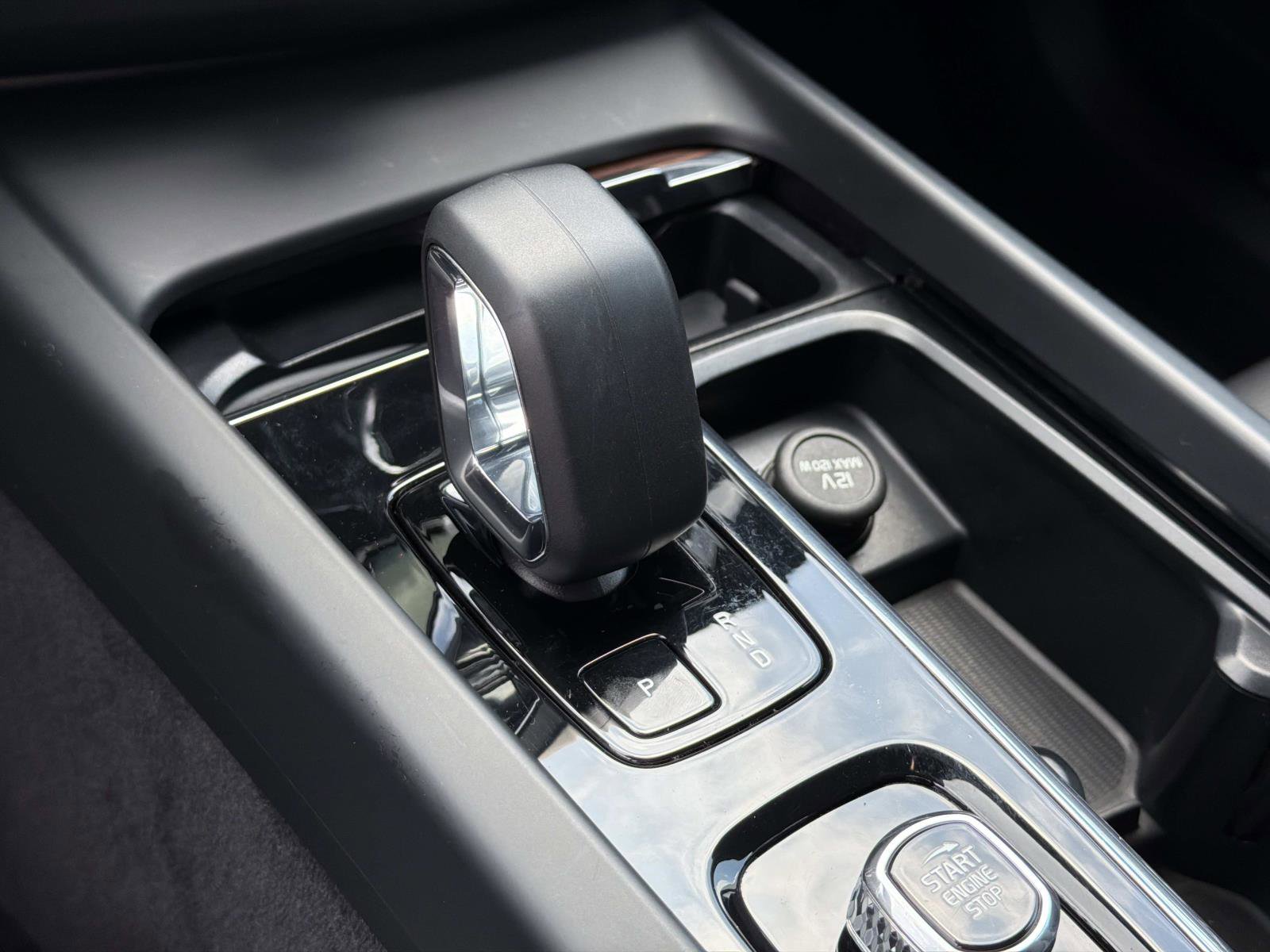 Certified 2023 Volvo XC60 B5 Plus AWD/4WD image 14