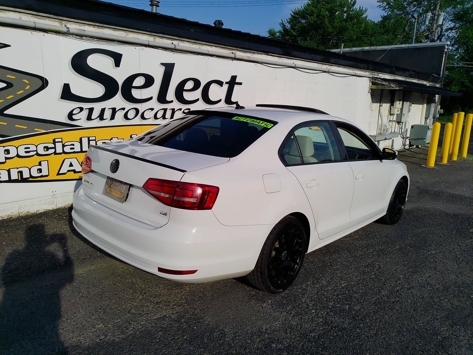 Used 2015 Volkswagen Jetta SE FWD image 2